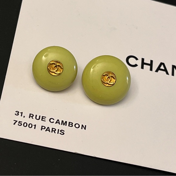 SOLD 💔 AUTHENTIC!! Lot Of 2 Chanel Vintage CC Buttons Green Gold 1990s R2 - Picture 2 of 9